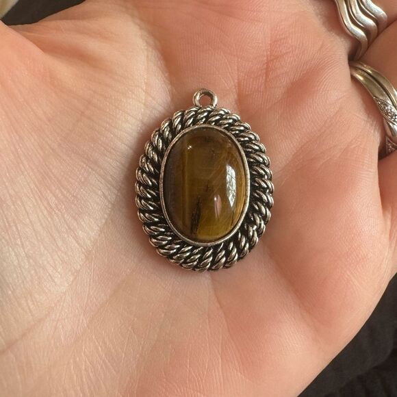 Avon Tigers Eye Stone Pendant - Picture 3 of 6